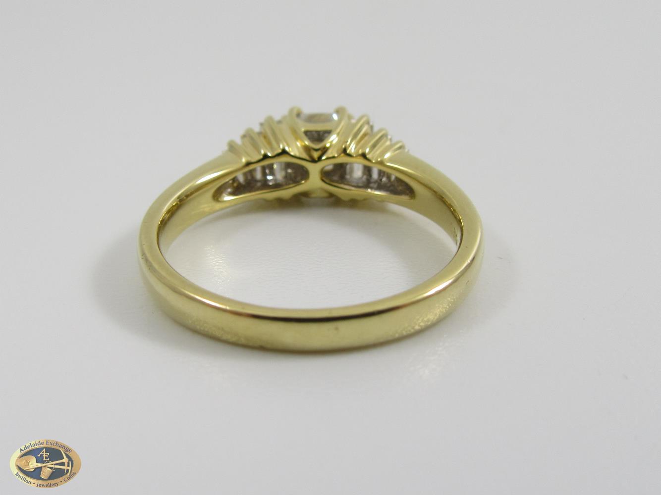 18ct Multi Diamond Set Ring - Adelaide Exchange